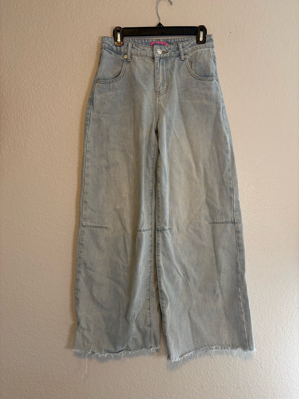 Edikted Low Rise Wide Leg Light Wash Jeans Baggy Rad Girl Skater Raw Hem